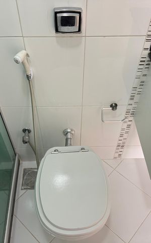 Apartamento à venda com 190m², 3 quartos e 2 vagas Apartamento à venda com 190m², 3 quartos e 2 vagasSuíte 1 - Banheiro