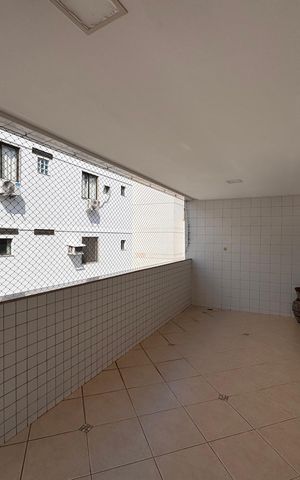 Apartamento à venda com 190m², 3 quartos e 2 vagas Apartamento à venda com 190m², 3 quartos e 2 vagasVaranda