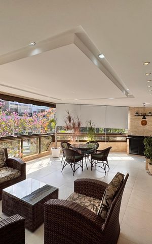 Apartamento à venda com 190m², 3 quartos e 2 vagas Apartamento à venda com 190m², 3 quartos e 2 vagasVaranda