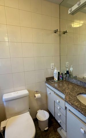 Apartamento à venda com 153m², 3 quartos e 3 vagas Apartamento à venda com 153m², 3 quartos e 3 vagasBanheiro 2