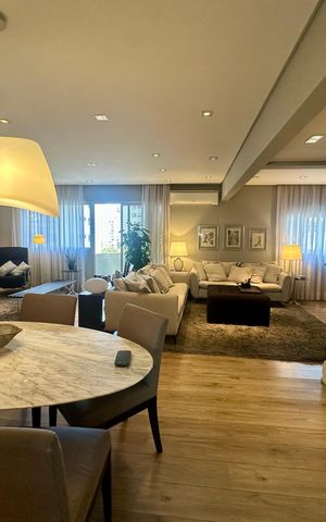 Apartamento à venda com 153m², 3 quartos e 3 vagas Apartamento à venda com 153m², 3 quartos e 3 vagasSala