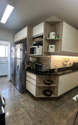 Apartamento à venda com 153m², 3 quartos e 3 vagas Apartamento à venda com 153m², 3 quartos e 3 vagasCozinha
