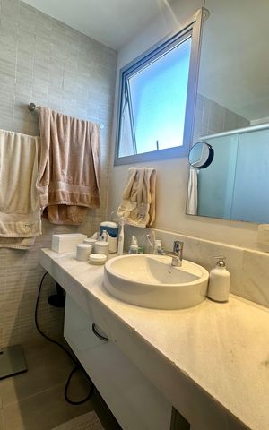 Apartamento à venda com 153m², 3 quartos e 3 vagas Apartamento à venda com 153m², 3 quartos e 3 vagasBanheiro 1