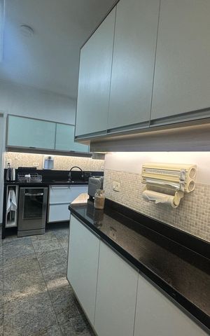 Apartamento à venda com 153m², 3 quartos e 3 vagas Apartamento à venda com 153m², 3 quartos e 3 vagasCozinha