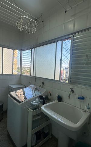 Apartamento à venda com 153m², 3 quartos e 3 vagas Apartamento à venda com 153m², 3 quartos e 3 vagasLavanderia