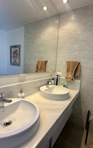 Apartamento à venda com 153m², 3 quartos e 3 vagas Apartamento à venda com 153m², 3 quartos e 3 vagasBanheiro 1