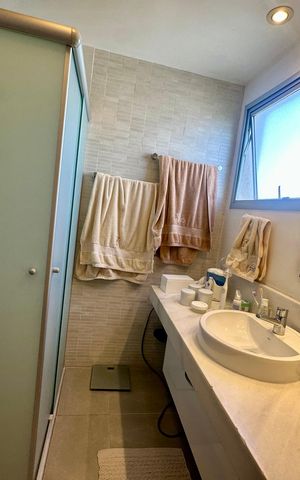 Apartamento à venda com 153m², 3 quartos e 3 vagas Apartamento à venda com 153m², 3 quartos e 3 vagasBanheiro 1