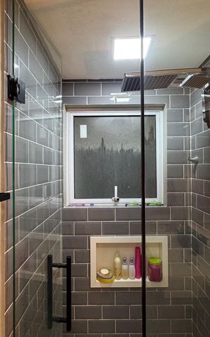 Apartamento à venda com 46m², 2 quartos e 1 vaga Apartamento à venda com 46m², 2 quartos e 1 vagaBanheiro Social