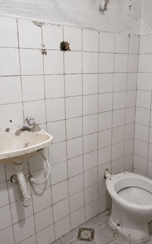 Casa para alugar com 29m², 1 quarto e sem vaga Casa para alugar com 29m², 1 quarto e sem vagaBanheiro
