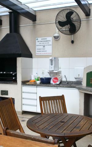 Apartamento para alugar com 56m², 2 quartos e 1 vagaÁrea comum - Churrasqueira