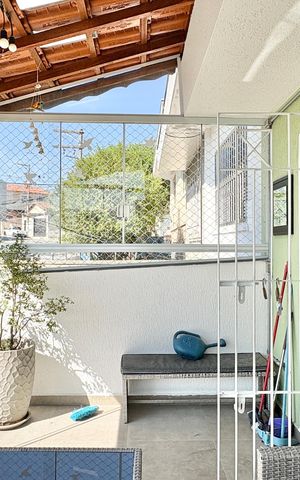 Casa à venda com 125m², 3 quartos e 2 vagas Casa à venda com 125m², 3 quartos e 2 vagasVaranda da Suíte