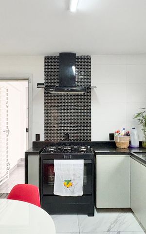Casa à venda com 125m², 3 quartos e 2 vagas Casa à venda com 125m², 3 quartos e 2 vagasCozinha