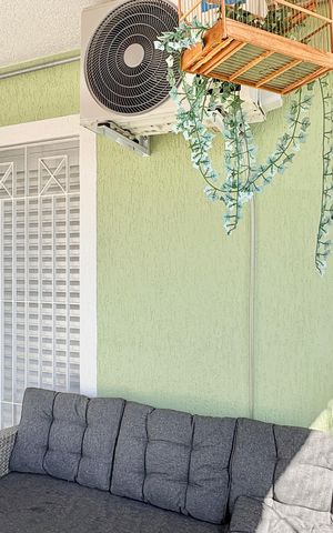 Casa à venda com 125m², 3 quartos e 2 vagas Casa à venda com 125m², 3 quartos e 2 vagasVaranda da Suíte