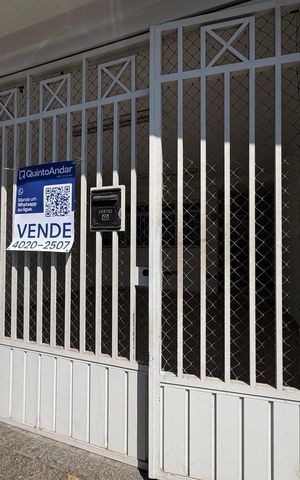 Casa à venda com 125m², 3 quartos e 2 vagas Casa à venda com 125m², 3 quartos e 2 vagasFachada