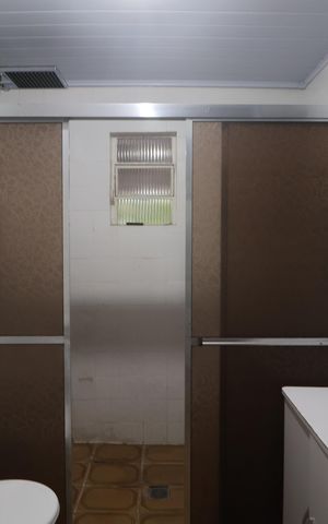 Casa para alugar com 60m², 2 quartos e 4 vagasBanheiro 