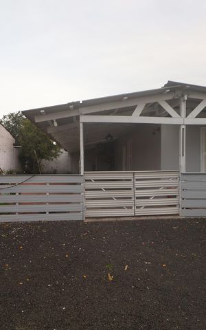 Casa para alugar com 60m², 2 quartos e 4 vagasFachada