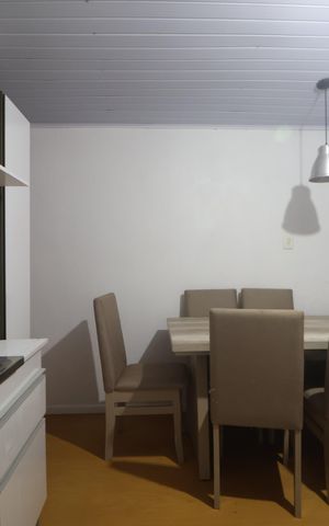 Casa para alugar com 60m², 2 quartos e 4 vagasCozinha - Armários