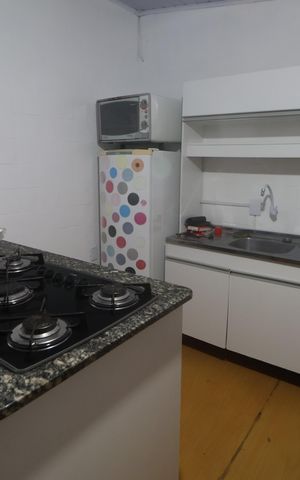 Casa para alugar com 60m², 2 quartos e 4 vagasCozinha - Armários