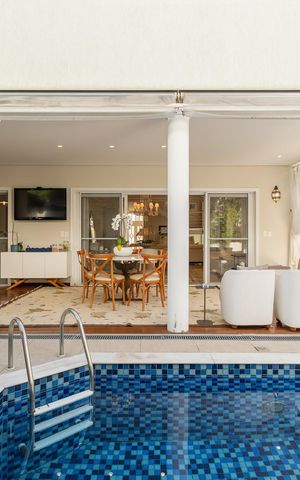 Casa à venda com 390m², 5 quartos e 4 vagasÁrea externa