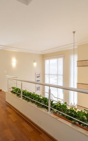 Casa à venda com 390m², 5 quartos e 4 vagasCorredor