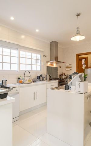 Casa à venda com 390m², 5 quartos e 4 vagasCozinha