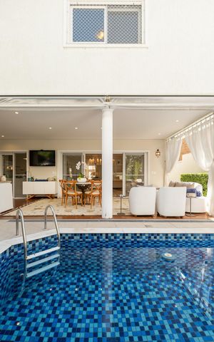 Casa à venda com 390m², 5 quartos e 4 vagasÁrea externa