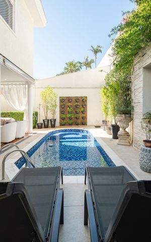 Casa à venda com 390m², 5 quartos e 4 vagasÁrea externa