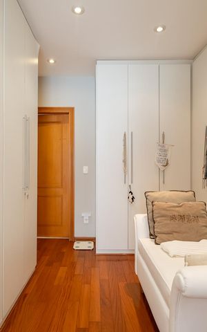 Casa à venda com 390m², 5 quartos e 4 vagasQuarto