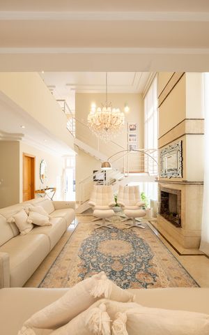 Casa à venda com 390m², 5 quartos e 4 vagasSala
