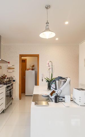Casa à venda com 390m², 5 quartos e 4 vagasCozinha