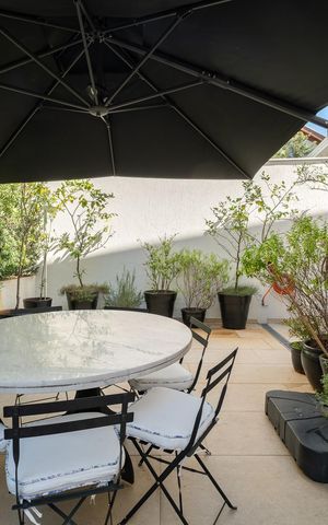 Casa à venda com 390m², 5 quartos e 4 vagasÁrea externa