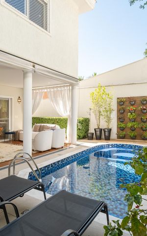Casa à venda com 390m², 5 quartos e 4 vagasÁrea externa