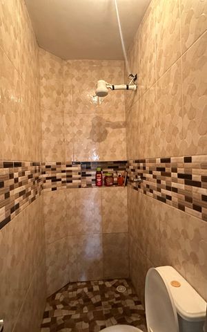 Casa à venda com 220m², 5 quartos e 1 vaga Casa à venda com 220m², 5 quartos e 1 vagaBanheiro