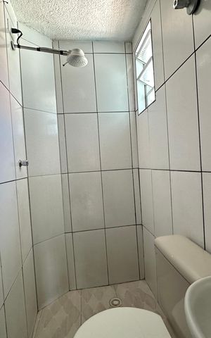 Casa à venda com 220m², 5 quartos e 1 vaga Casa à venda com 220m², 5 quartos e 1 vagaBanheiro
