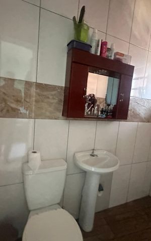 Casa à venda com 220m², 5 quartos e 1 vaga Casa à venda com 220m², 5 quartos e 1 vagaBanheiro