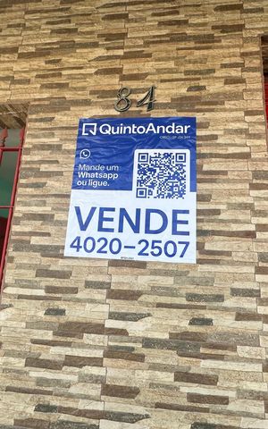 Casa à venda com 220m², 5 quartos e 1 vaga Casa à venda com 220m², 5 quartos e 1 vagaFachada