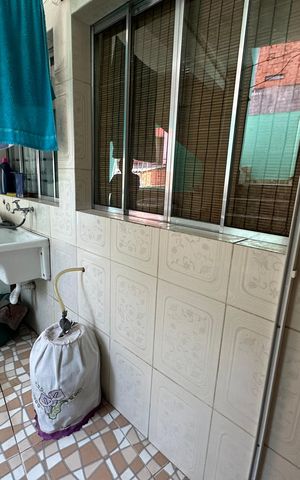 Casa à venda com 220m², 5 quartos e 1 vaga Casa à venda com 220m², 5 quartos e 1 vagaÁrea de Serviço