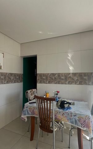 Casa à venda com 220m², 5 quartos e 1 vaga Casa à venda com 220m², 5 quartos e 1 vagaSala/Cozinha