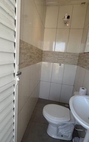 Casa à venda com 220m², 5 quartos e 1 vaga Casa à venda com 220m², 5 quartos e 1 vagaBanheiro