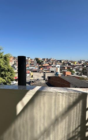 Casa à venda com 220m², 5 quartos e 1 vaga Casa à venda com 220m², 5 quartos e 1 vagaVaranda