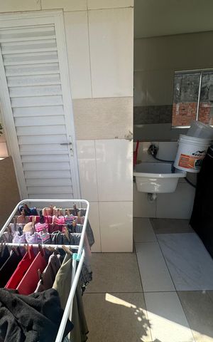 Casa à venda com 220m², 5 quartos e 1 vaga Casa à venda com 220m², 5 quartos e 1 vagaQuintal