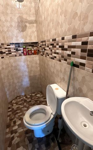 Casa à venda com 220m², 5 quartos e 1 vaga Casa à venda com 220m², 5 quartos e 1 vagaBanheiro