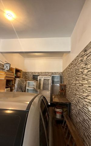 Casa à venda com 220m², 5 quartos e 1 vaga Casa à venda com 220m², 5 quartos e 1 vagaGaragem