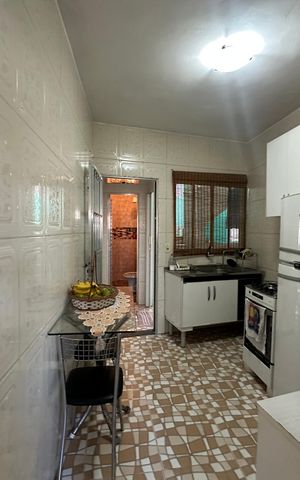Casa à venda com 220m², 5 quartos e 1 vaga Casa à venda com 220m², 5 quartos e 1 vagaSala/Cozinha