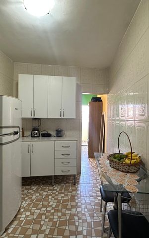 Casa à venda com 220m², 5 quartos e 1 vaga Casa à venda com 220m², 5 quartos e 1 vagaSala/Cozinha
