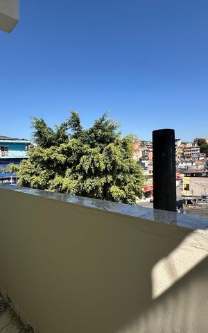 Casa à venda com 220m², 5 quartos e 1 vaga Casa à venda com 220m², 5 quartos e 1 vagaVaranda