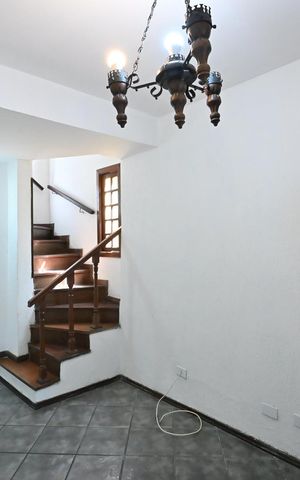 Casa de condomínio para alugar com 140m², 2 quartos e 1 vagaSala
