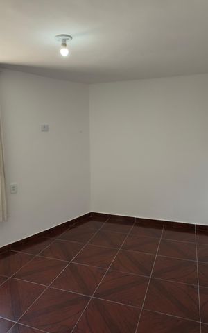 Casa para alugar com 41m², 1 quarto e sem vaga