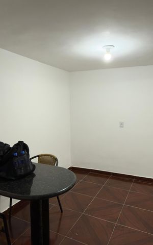 Casa para alugar com 41m², 1 quarto e sem vaga