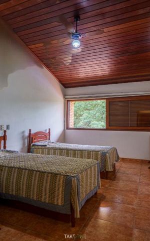 Casa de condomínio à venda com 755m², 5 quartos e 4 vagas